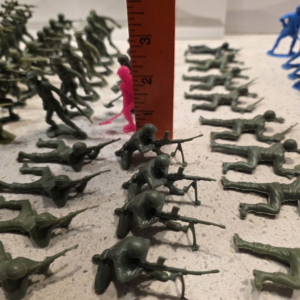 Nice Lot of 139 VIETNAM US Vintage Soldiers Plastic Figures Unmarked - Picture 10 of 16